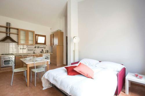 Altido Red Terraced Apartment