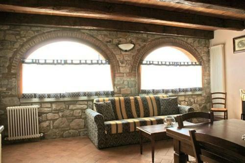 Ponte A Poppi Cottage Sleeps 4 With Pool