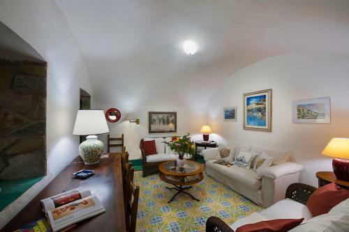 Positano Villa Sleeps 13 Air Con Wifi