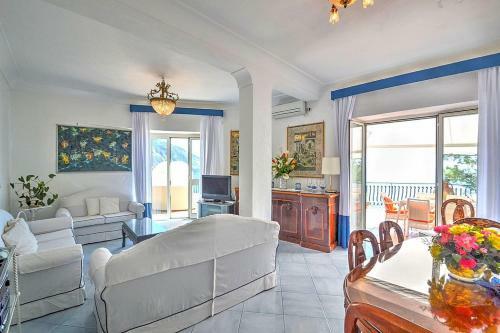 Positano Villa Sleeps 8 Pool Air Con