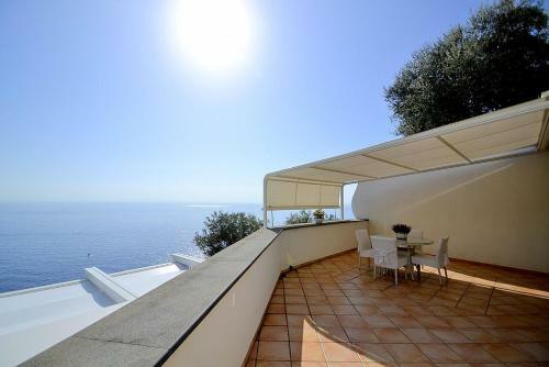 Praiano Villa Sleeps 4 Air Con Wifi