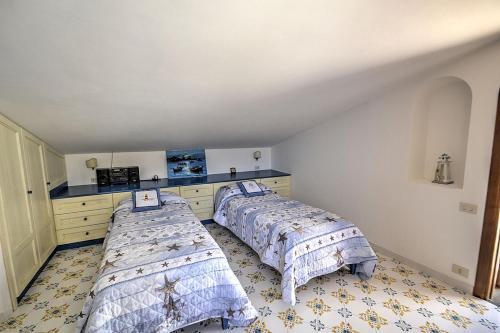 Praiano Villa Sleeps 6 Air Con Wifi