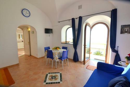 Praiano Villa Sleeps 2 Air Con Wifi