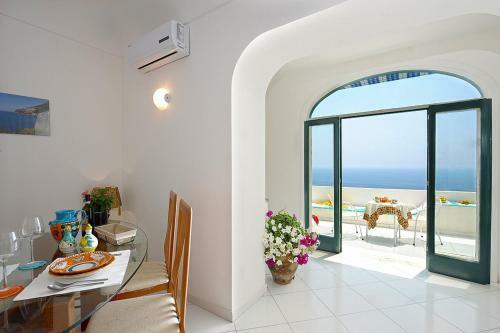 Praiano Villa Sleeps 2 Air Con Wifi