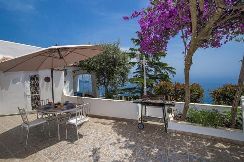 Praiano Villa Sleeps 9 Air Con Wifi