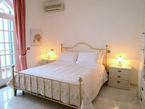 Praiano Villa Sleeps 4 Air Con Wifi