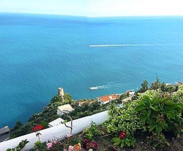 Praiano Villa Sleeps 4 Air Con Wifi