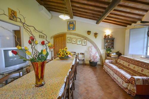 Pozzo Della Chiana Villa Sleeps 24 Pool Air Con