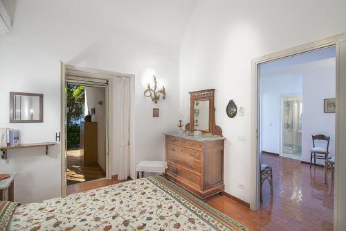Praiano Villa Sleeps 6 Wifi