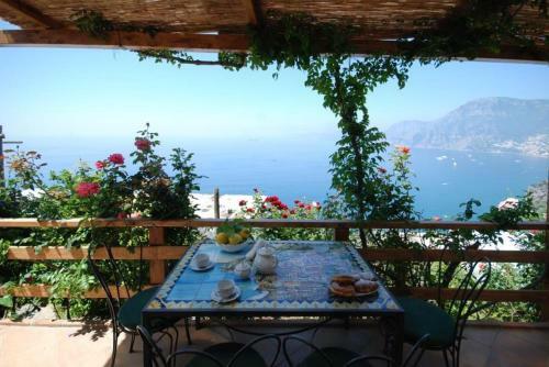 Praiano Villa Sleeps 2 Air Con Wifi