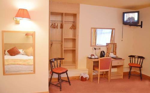 Hostal Durkin's Bar, Restaurant & Guesthouse