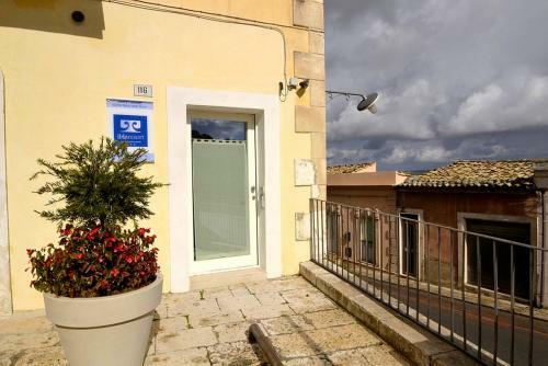 Ragusa Apartment Sleeps 2 Air Con Wifi