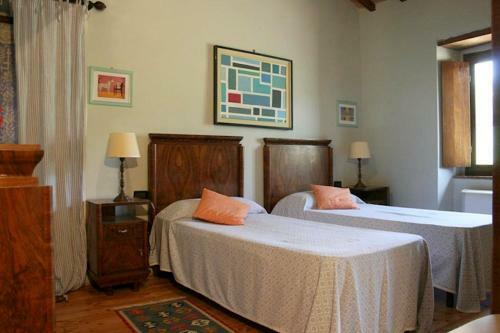 Radicofani Villa Sleeps 10 With Pool And Air Con