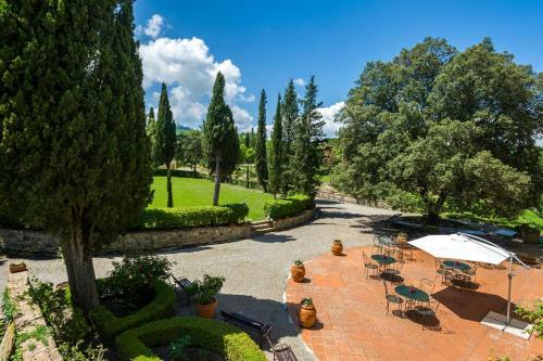 Radicofani Villa Sleeps 28 With Pool