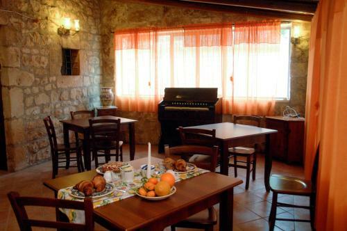 Hostal Ercole Di Cafeo Bed And Breakfast