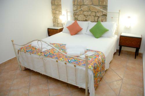Hostal Ercole Di Cafeo Bed And Breakfast