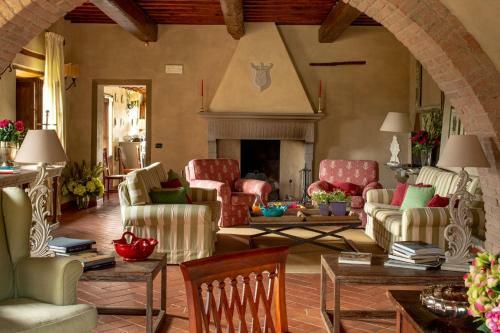 Rapale Villa Sleeps 18 Pool Wifi