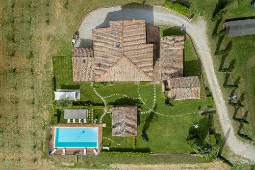 Rapale Villa Sleeps 20 With Pool And Air Con