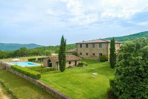 Rapale Villa Sleeps 20 With Pool And Air Con
