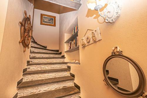 Villa Homes In Genoa - Charming Cottage