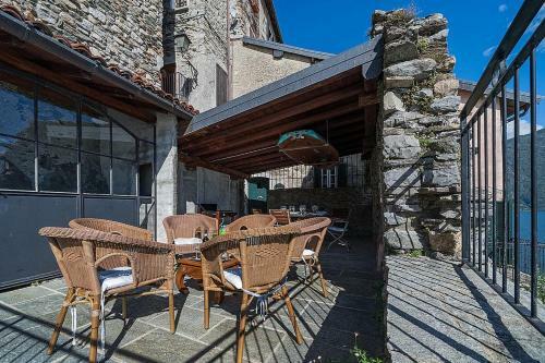 Rezzonico Villa Sleeps 8 Wifi