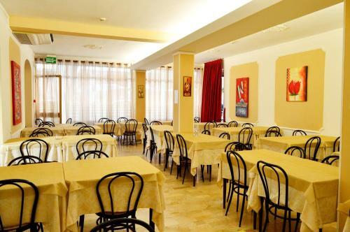 Hostal New Hotel Cirene Single Room Half Pension