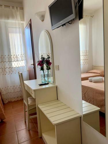 Hostal New Hotel Cirene Single Room Half Pension