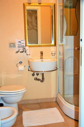 Hostal Art And Relax Suites