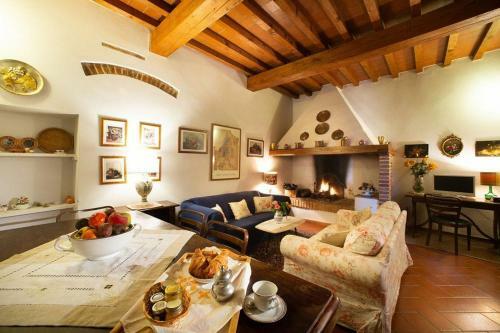 Romola Apartment Sleeps 6 With Pool And Wifi