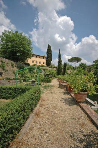 Romola Apartment Sleeps 6 With Pool And Wifi