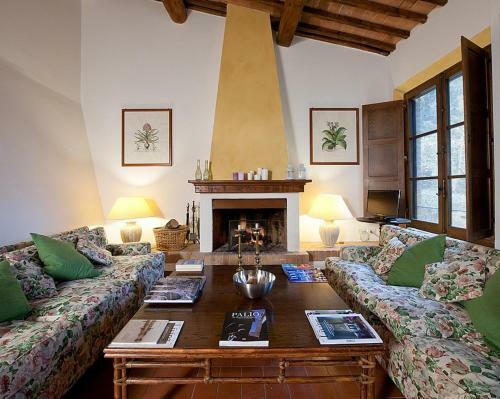 Campana Villa Sleeps 6 Pool Wifi