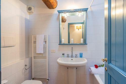 Campana Villa Sleeps 4 Pool Wifi
