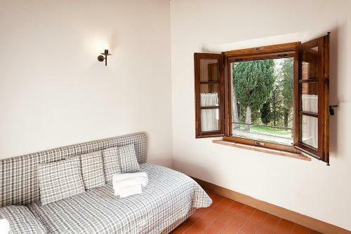 Campana Villa Sleeps 3 Pool Wifi
