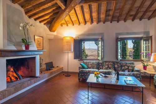Campana Villa Sleeps 6 Pool Wifi