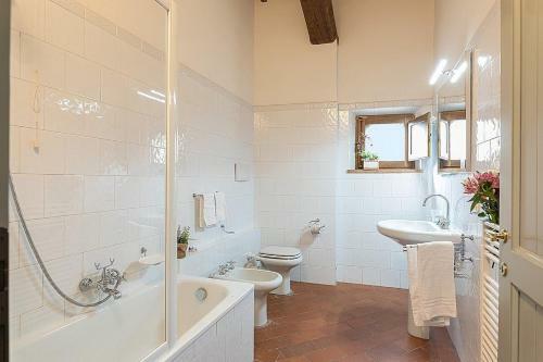 Campana Villa Sleeps 6 Pool Wifi