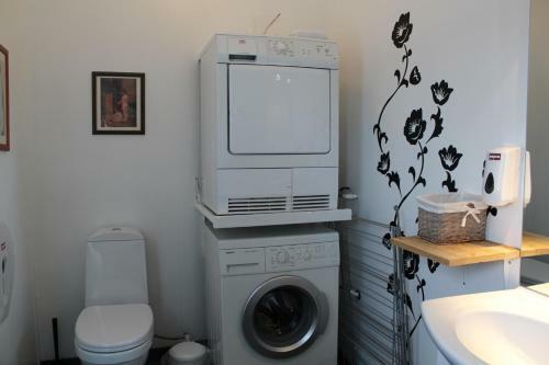 Hostal L�ns� Guesthouse