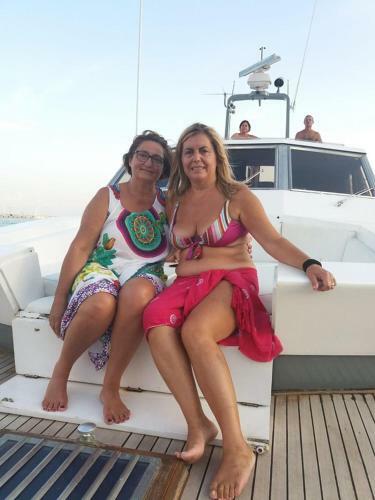Akhir Cruise Charter