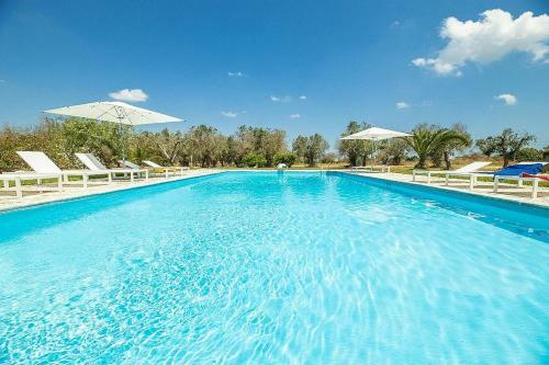 Sanarica Villa Sleeps 12 With Pool And Air Con