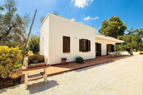 Sanarica Villa Sleeps 12 With Pool And Air Con