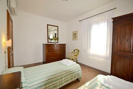 San Donato Villa Sleeps 4 Pool Air Con Wifi