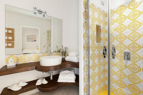 Sant'agata Sui Due Golfi Villa Sleeps 11 Pool Wifi