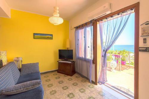 Santa Flavia Villa Sleeps 8 With Pool And Air Con