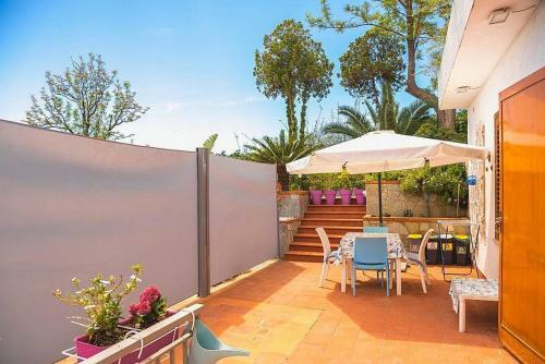 Santa Flavia Villa Sleeps 8 With Pool And Air Con