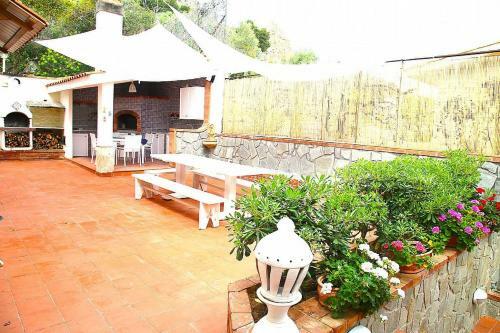 Santa Flavia Villa Sleeps 8 With Pool And Air Con