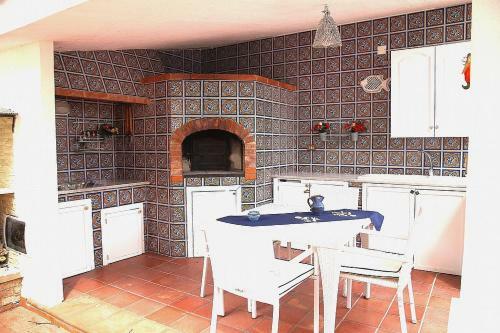 Santa Flavia Villa Sleeps 8 With Pool And Air Con