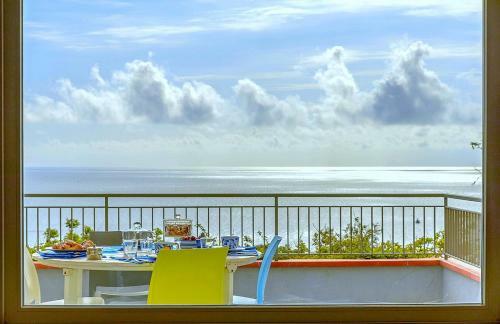 Santa Flavia Villa Sleeps 8 With Pool And Air Con