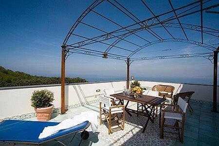 Sant'agata Sui Due Golfi Villa Sleeps 30 Pool Wifi