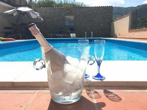 Santa Maria Villa Sleeps 8 Pool Air Con Wifi