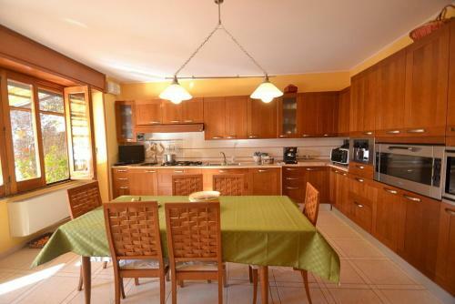 Santa Maria Villa Sleeps 8 Pool Air Con Wifi