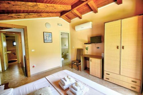 Alano Villa Sleeps 11 Air Con Wifi